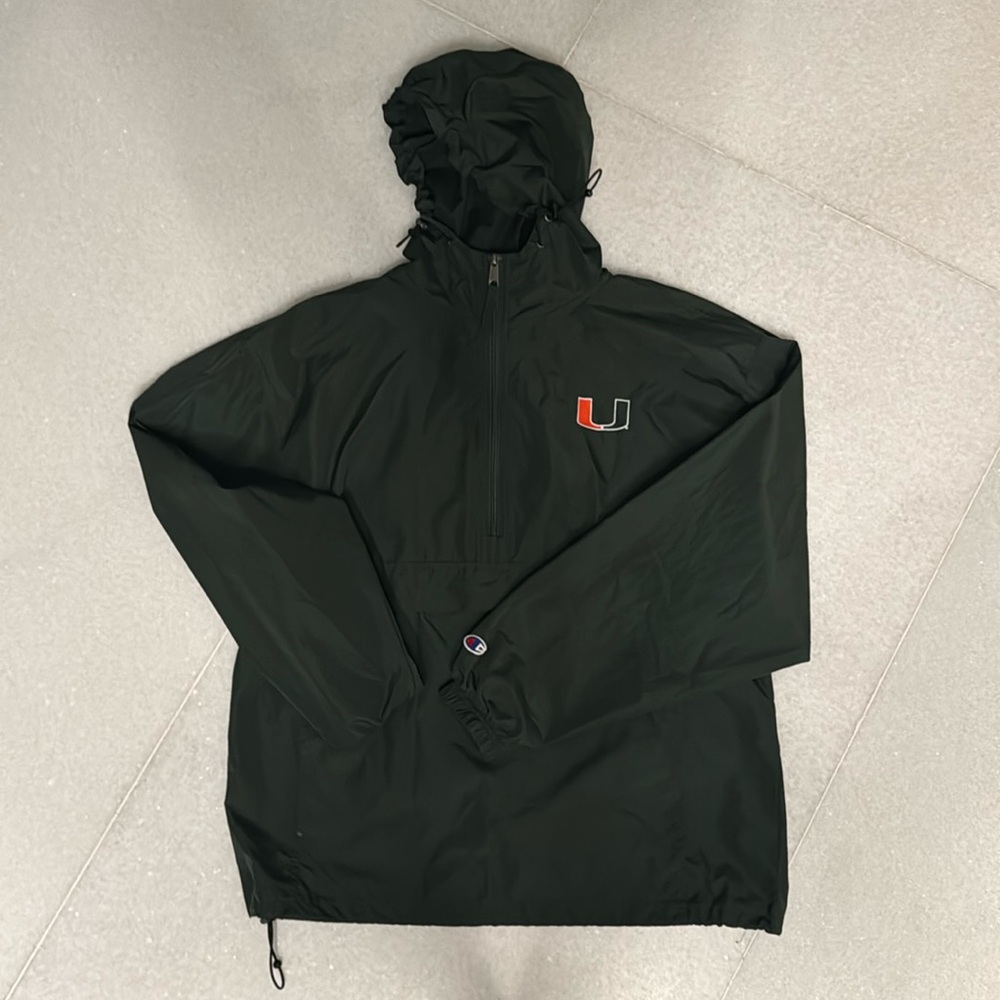 UM perfect condition rain pullover